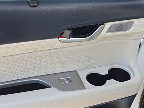Used 2024 Hyundai Palisade Calligraphy image 17