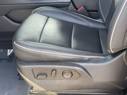 Used 2023 Chevrolet Suburban Premier image 27