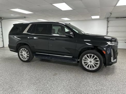 Used 2022 Cadillac Escalade Premium Luxury AWD/4WD image 2