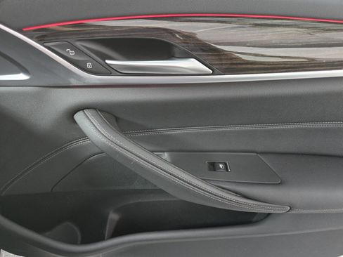 Used 2023 BMW 530i w/ Convenience Package image 19