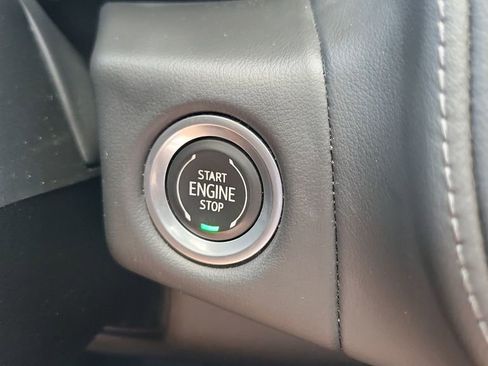 Used 2022 Chevrolet Tahoe Z71 w/ Luxury Package image 35