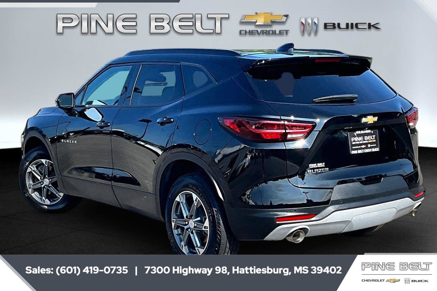 Used 2024 Chevrolet Blazer LT w/ Convenience Package FWD image 2