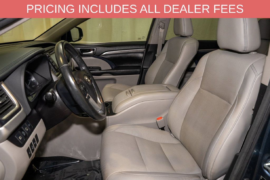 Used 2017 Toyota Highlander Limited Platinum AWD/4WD image 13