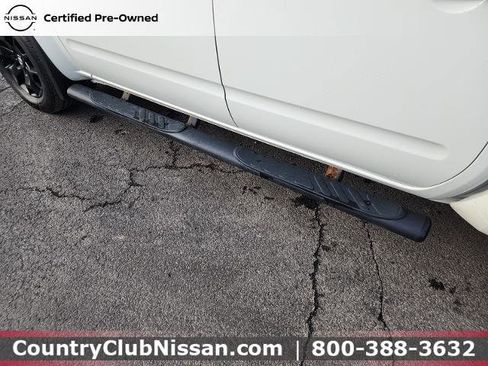 Certified 2020 Nissan Frontier SV w/ Midnight Edition Floor Mats image 22