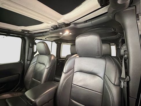 Used 2019 Jeep Wrangler Unlimited Sahara AWD/4WD image 20