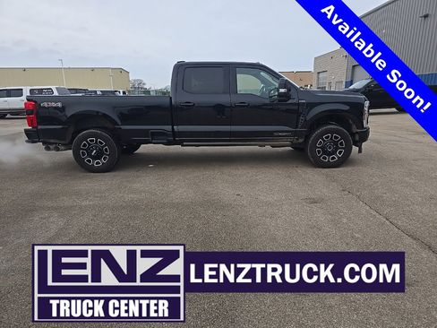 Used 2025 Ford F250 Platinum image 1