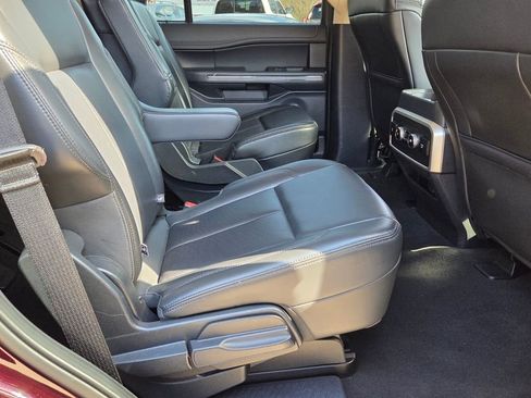 Used 2024 Ford Expedition XLT image 18