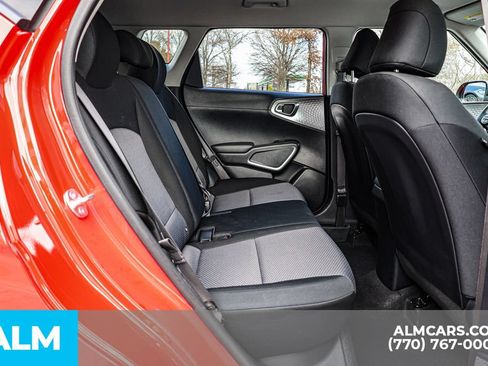 Used 2025 Kia Soul LX w/ LX Technology Package FWD image 23