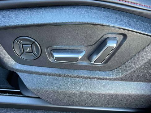 Used 2025 Audi RS Q8 performance image 18