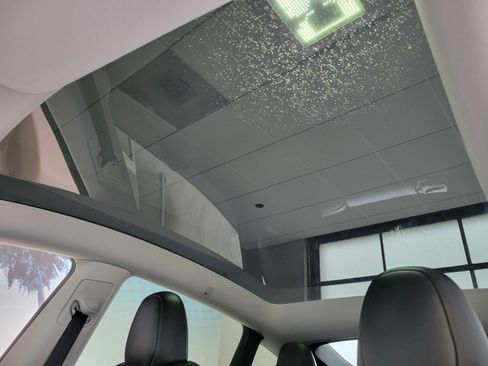 Used 2025 Tesla Model Y Long Range RWD image 10