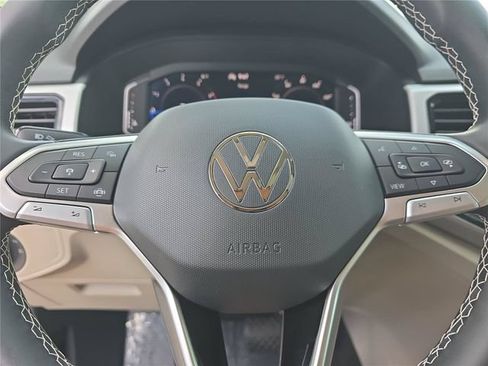 Used 2023 Volkswagen Atlas SE w/ Panoramic Sunroof Package FWD image 25