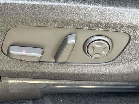 New 2026 Kia Carnival EX image 29