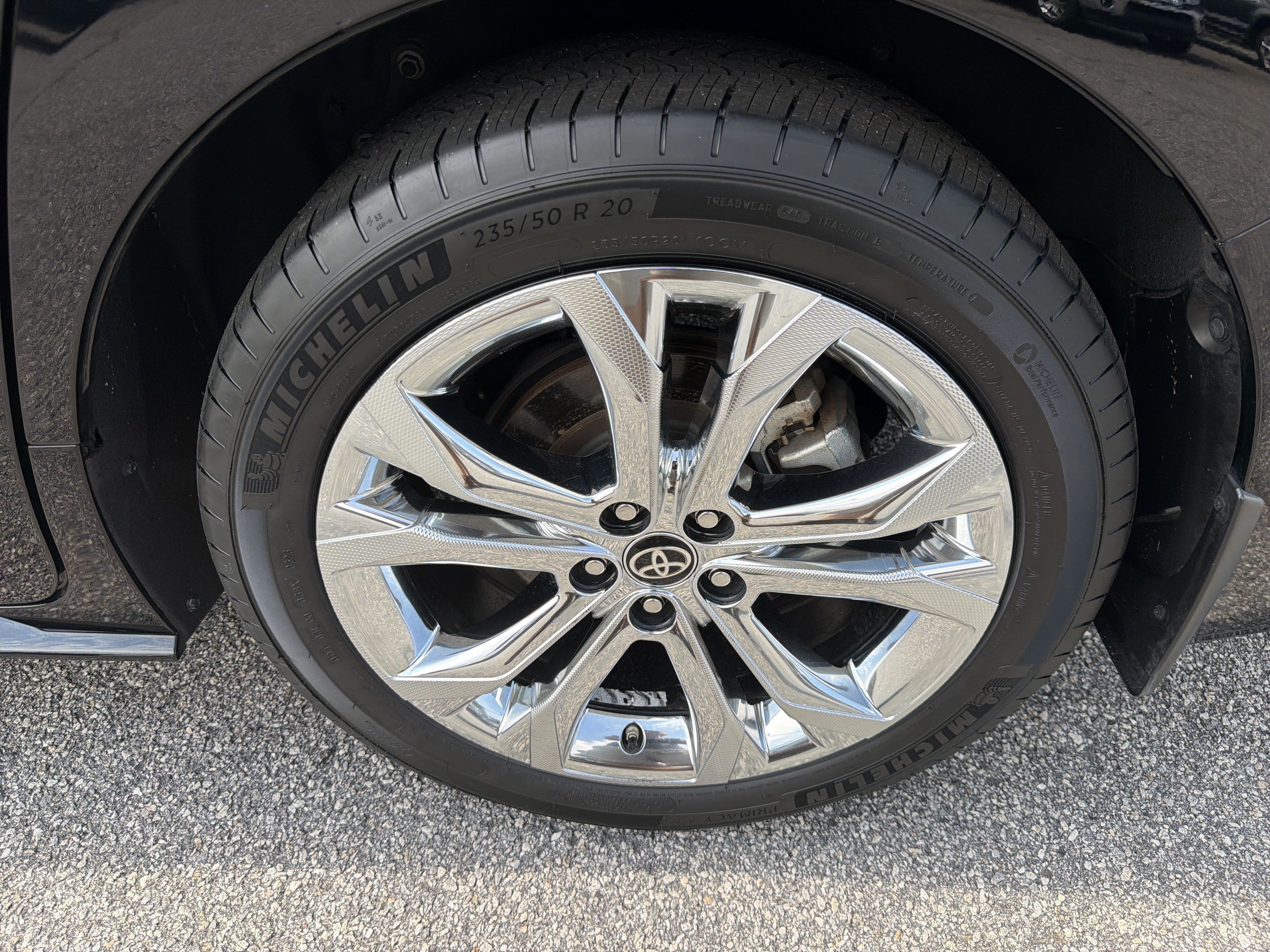 Certified 2024 Toyota Sienna Platinum FWD image 28