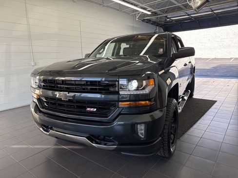Used 2018 Chevrolet Silverado 1500 LT w/ Texas Edition image 3