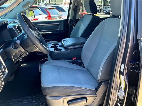 Used 2021 RAM 1500 Classic SLT AWD/4WD image 18