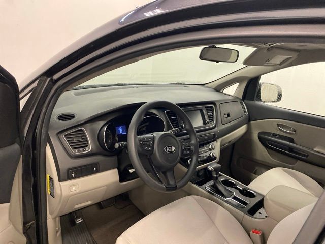 Used 2019 Kia Sedona LX FWD image 8