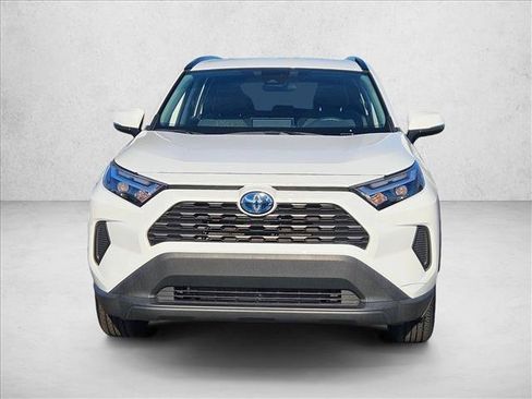 Used 2023 Toyota RAV4 XLE AWD/4WD image 2