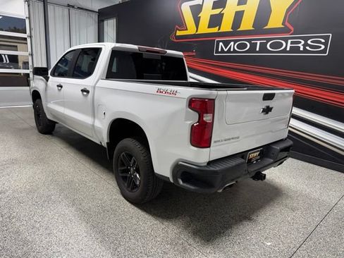 Used 2022 Chevrolet Silverado 1500 LT Trail Boss w/ LT Trail Boss Premium Package AWD/4WD image 11