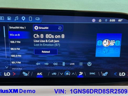 Used 2025 Chevrolet Suburban Z71 AWD/4WD image 40