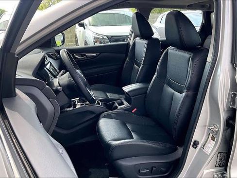 Certified 2022 Nissan Rogue Sport SL w/ Premium Package AWD/4WD image 8