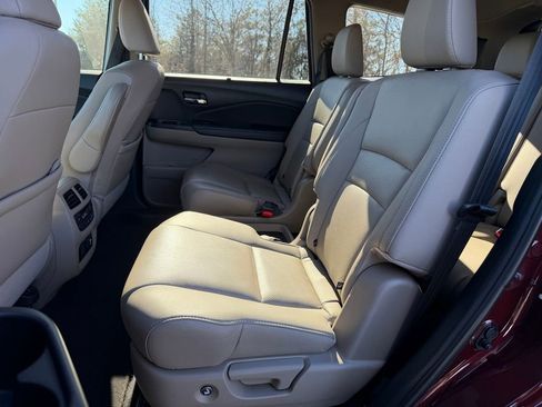 Used 2022 Honda Pilot Elite image 12