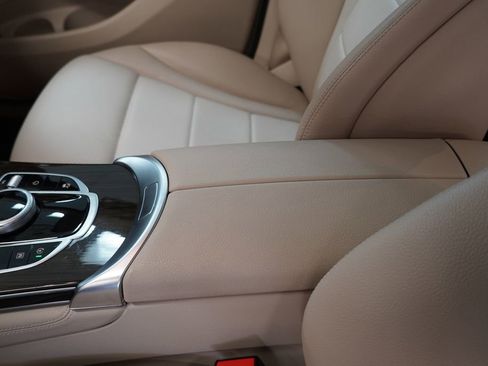 Used 2017 Mercedes-Benz GLC 300 4MATIC image 26