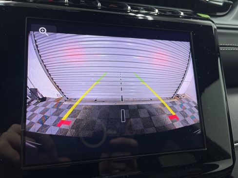 New 2025 Jeep Grand Cherokee Altitude image 9