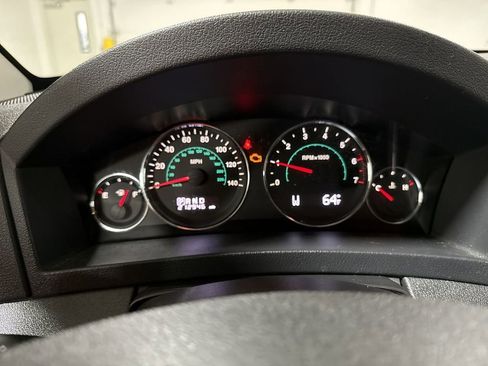 Used 2010 Jeep Grand Cherokee Laredo AWD/4WD image 12