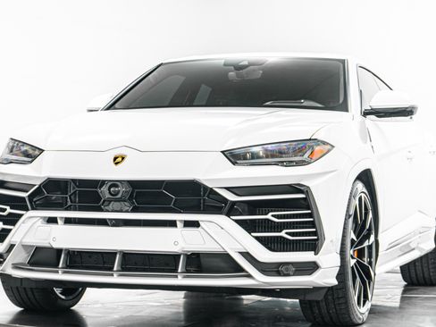 Used 2022 Lamborghini Urus AWD/4WD image 5