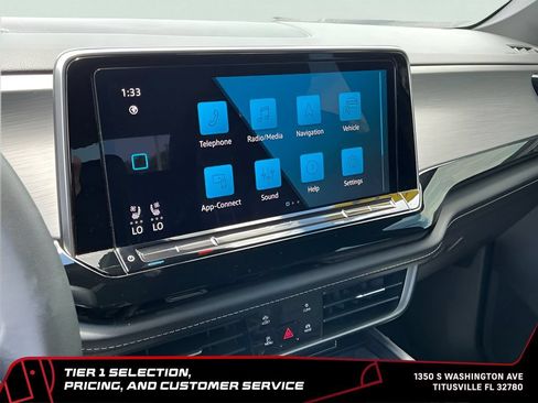 Used 2024 Volkswagen Atlas Cross Sport SE FWD image 36