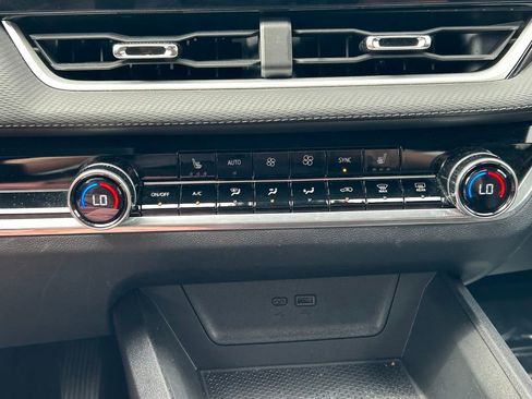 Used 2025 Chevrolet Equinox LT w/ Convenience Package II image 29