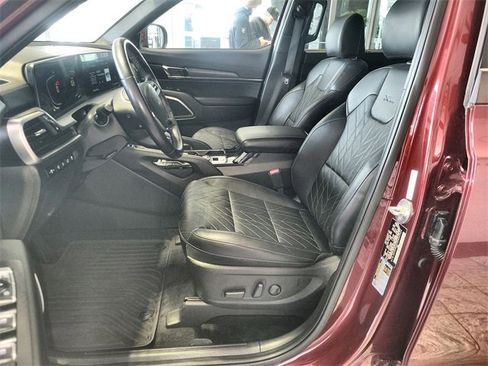 Used 2023 Kia Telluride EX X-Line image 12