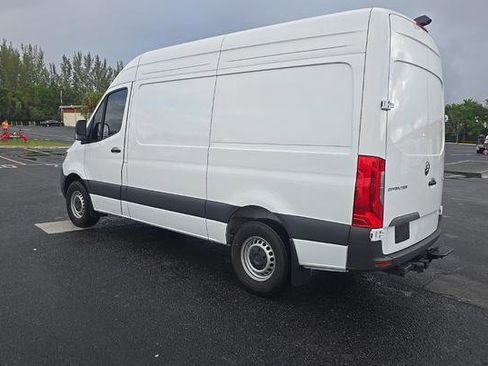 Used 2025 Mercedes-Benz Sprinter 2500 image 4