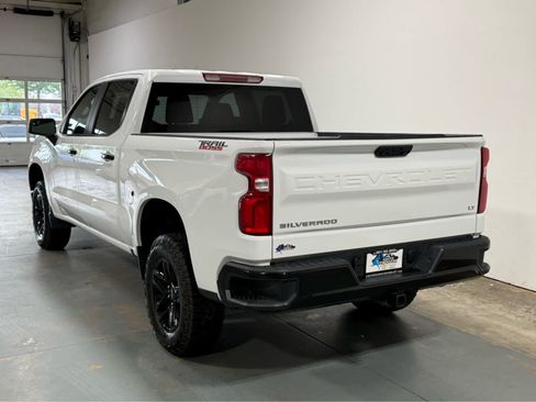 Used 2025 Chevrolet Silverado 1500 LT Trail Boss AWD/4WD image 3