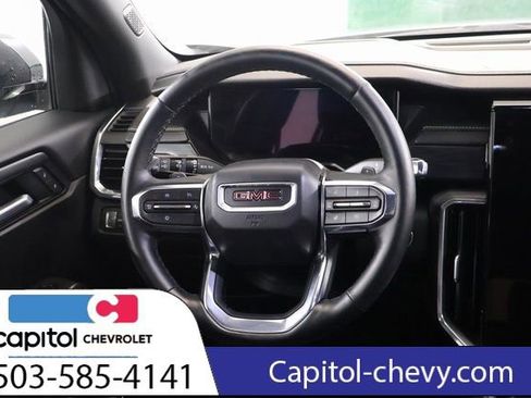 Used 2025 GMC Acadia Elevation image 15