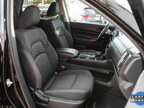 Used 2024 Nissan Pathfinder S image 41