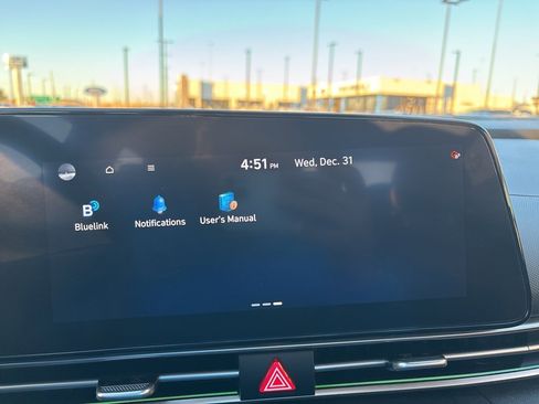 Certified 2023 Hyundai Elantra Limited image 18