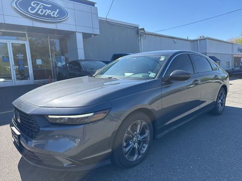 Used 2023 Honda Accord EX image 1