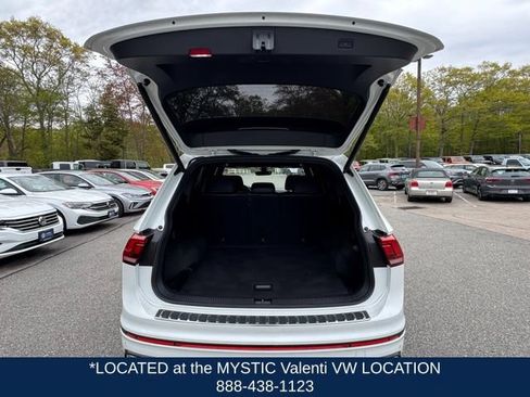 Certified 2024 Volkswagen Tiguan SEL R-Line AWD/4WD image 18