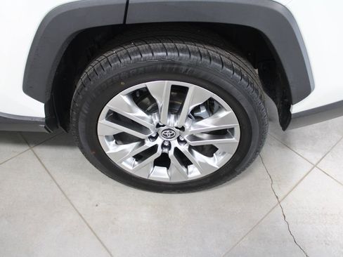 Used 2020 Toyota RAV4 Limited image 59
