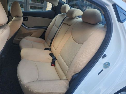 Used 2013 Hyundai Elantra GLS w/ Preferred Pkg FWD image 10