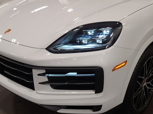 New 2026 Porsche Cayenne image 32