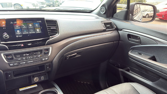 Used 2023 Honda Passport TrailSport image 25