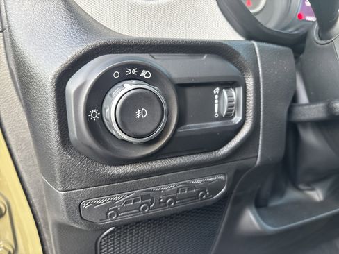 Used 2025 Jeep Wrangler Sport image 22