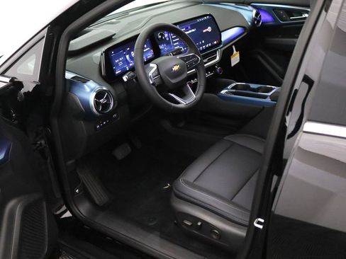 Certified 2026 Chevrolet Equinox EV LT w/ Convenience Package II FWD image 13