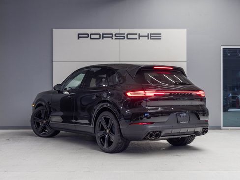 Certified 2026 Porsche Cayenne S AWD/4WD image 3