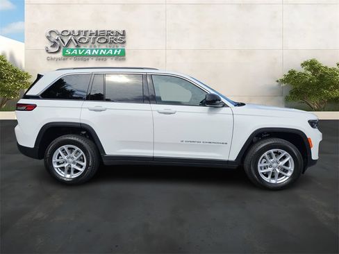 New 2024 Jeep Grand Cherokee Laredo X w/ Luxury Tech Group I RWD image 6