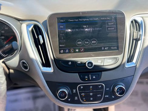 Used 2021 Chevrolet Malibu LT image 23