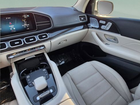 Used 2021 Mercedes-Benz GLS 450 4MATIC image 14