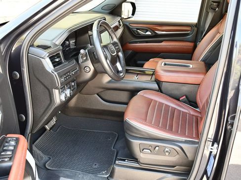 Used 2023 GMC Yukon Denali Ultimate AWD/4WD image 43
